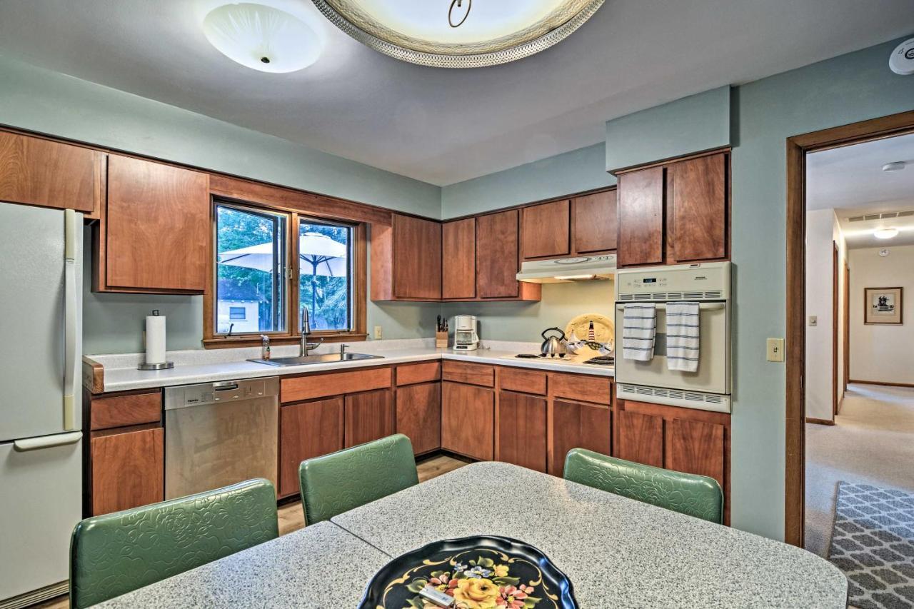 Lake Huron House With Grill And Beach Access! East Tawas Bagian luar foto