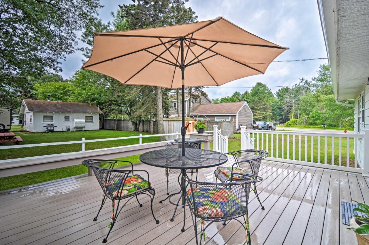 Lake Huron House With Grill And Beach Access! East Tawas Bagian luar foto