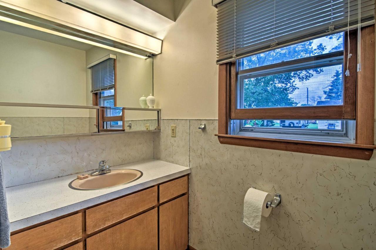 Lake Huron House With Grill And Beach Access! East Tawas Bagian luar foto