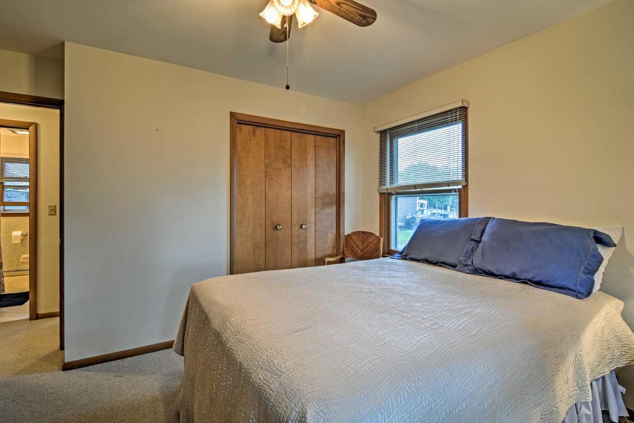 Lake Huron House With Grill And Beach Access! East Tawas Bagian luar foto
