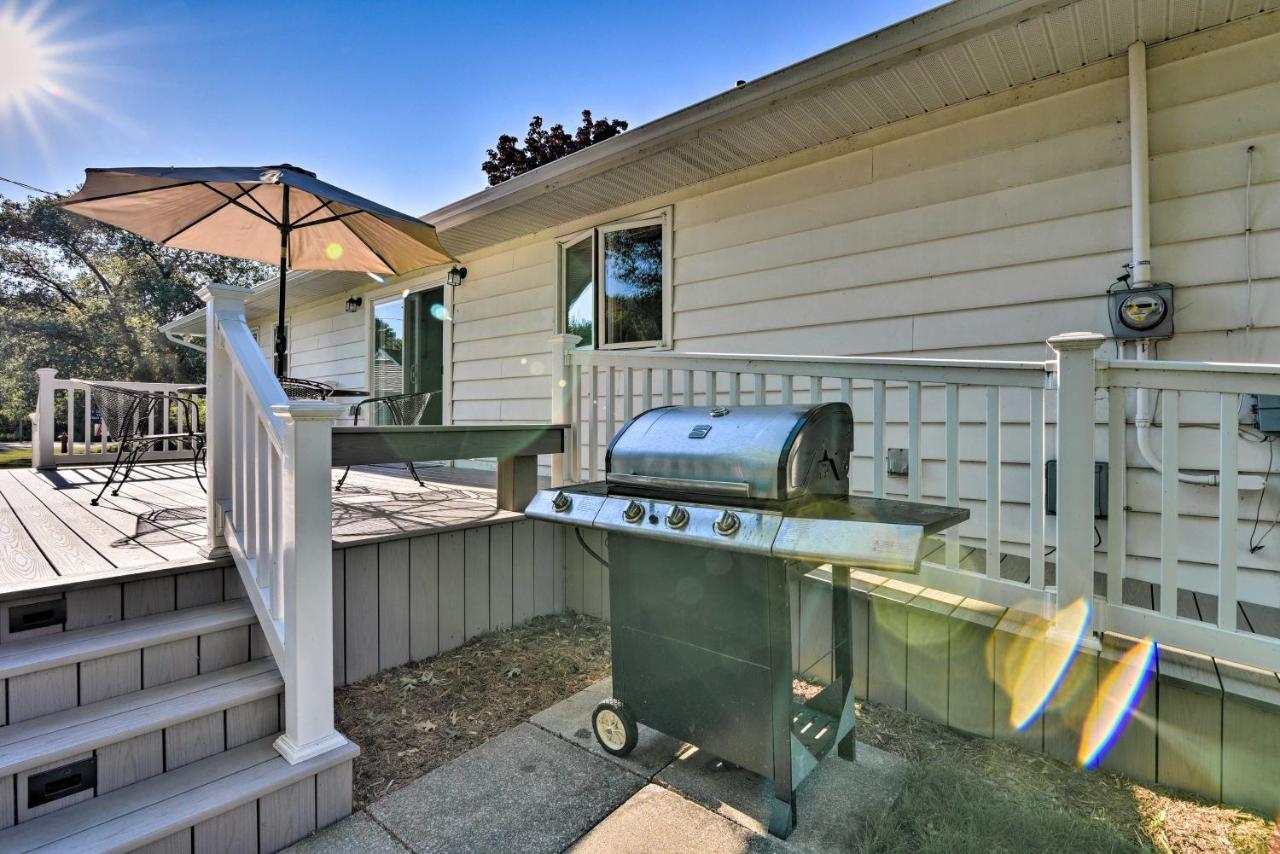 Lake Huron House With Grill And Beach Access! East Tawas Bagian luar foto