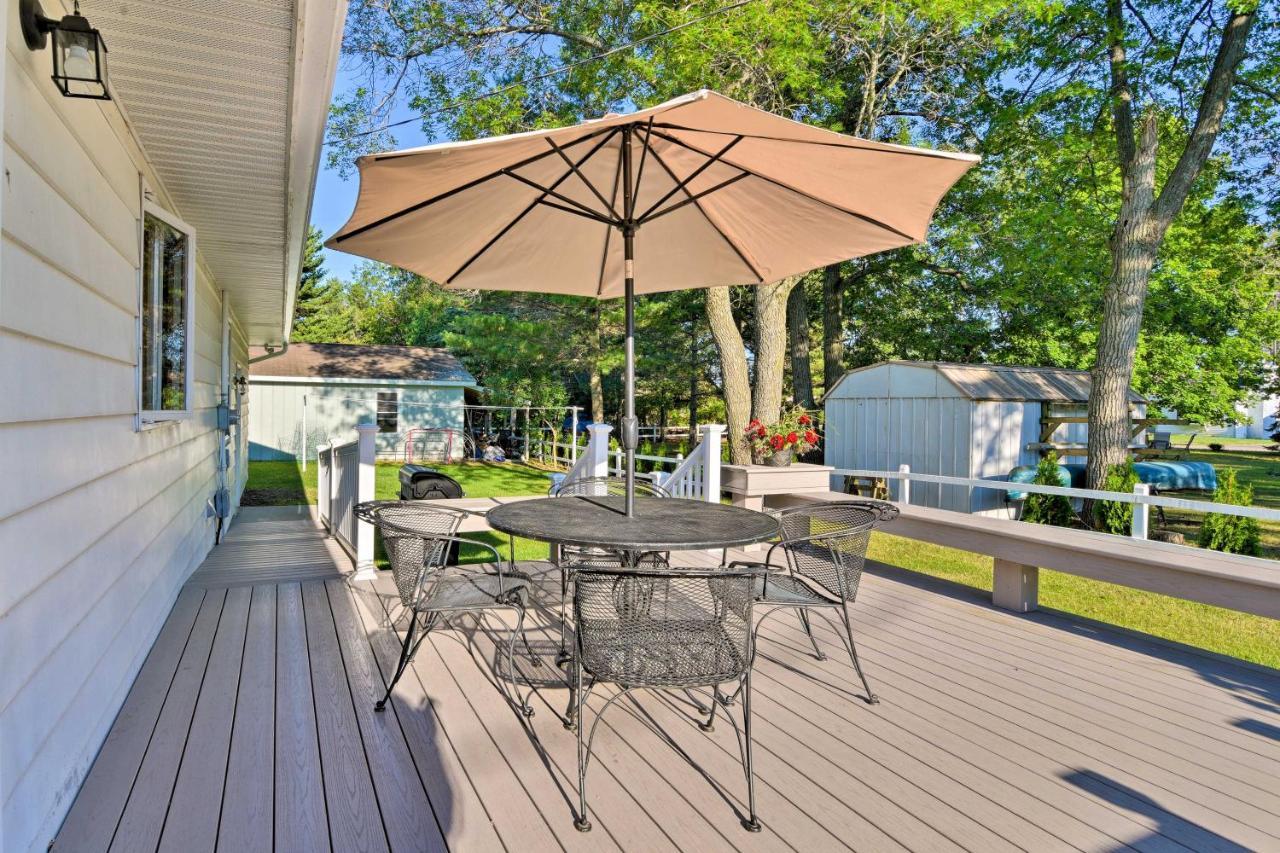 Lake Huron House With Grill And Beach Access! East Tawas Bagian luar foto