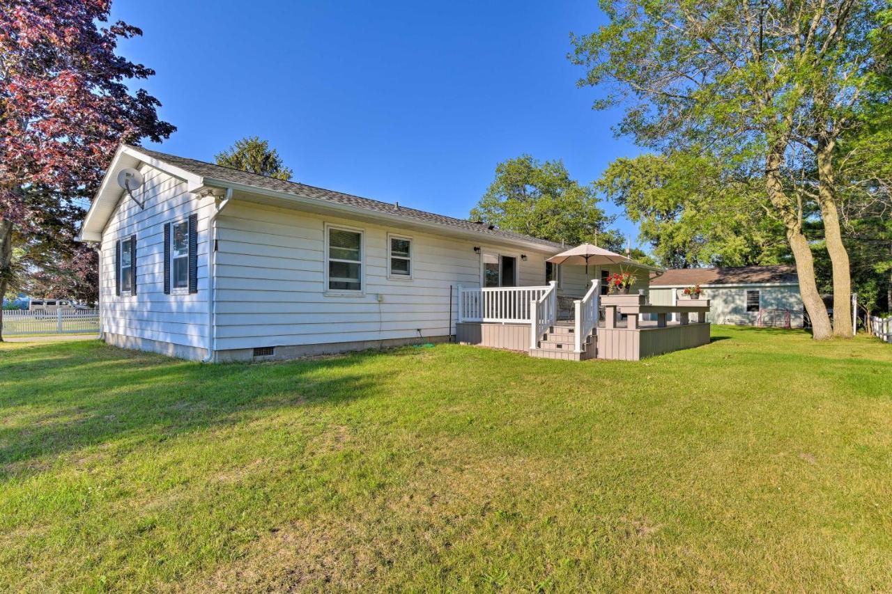 Lake Huron House With Grill And Beach Access! East Tawas Bagian luar foto