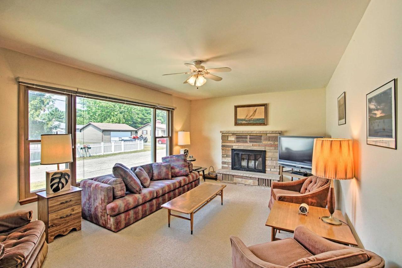 Lake Huron House With Grill And Beach Access! East Tawas Bagian luar foto